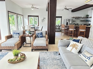 Maison Luxe, 4 chambres, en front de plage | 4 chambres, décoration personnalisée, ameublement personnalisé, bureau