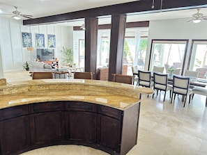 Luxury House, 4 Bedrooms, Beachfront