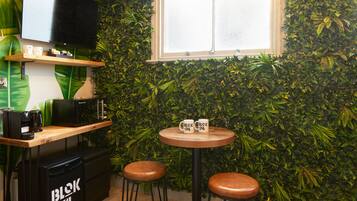 Dobbeltrom | Individuelt dekorert, individuelt innredet og strykejern/-brett