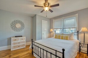 2 bedrooms, iron/ironing board, free WiFi, bed sheets