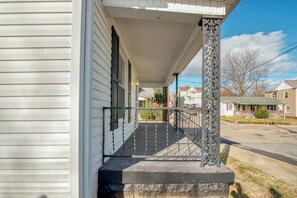 Exterior detail - Unwind in the recently remodeled cute little house at the iconic State Street. (Bristol)