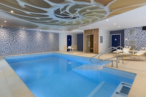 Outdoor pool - Citadines Confluent Nantes (Nantes)