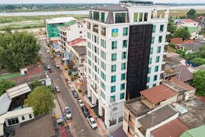 Exterior - Surestay Hotel by Best Western Vientiane (Vientiane)