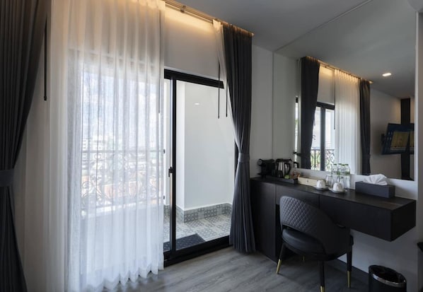 Living room - Surestay Hotel by Best Western Vientiane (Vientiane)