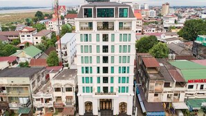 Exterior - Surestay Hotel by Best Western Vientiane (Vientiane)