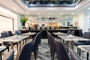 Restaurant - Surestay Hotel by Best Western Vientiane (Vientiane)