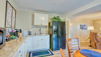 冰箱、微波炉、烤箱、洗碗机