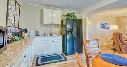 A comfortable home near the Motor Mile and Boone Lake, 5mins to I-26, Wing Deer Park, and the Mall.