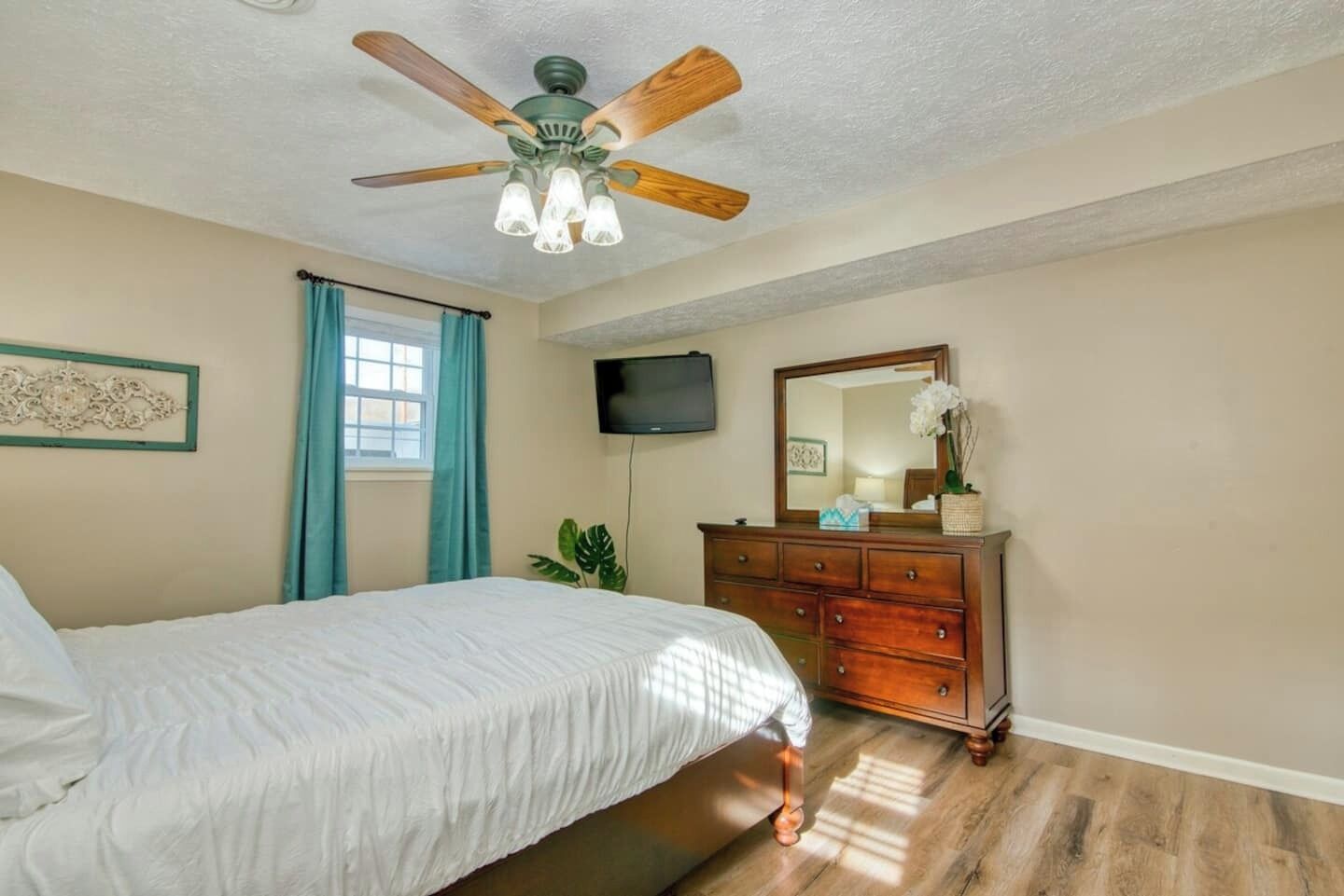 1 bedroom, iron/ironing board, free WiFi, bed sheets