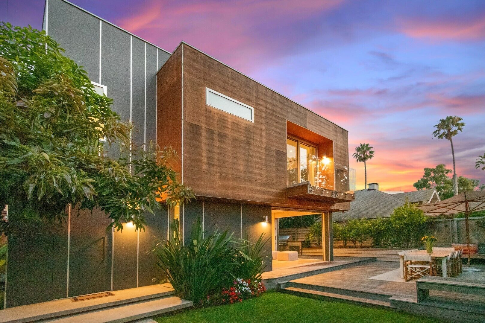 "Live the life" in Gorgeous Modern Luxury 5 Bd in Santa Monica, Walk to ALL!