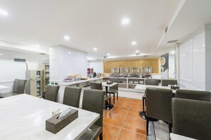 تناول الطعام