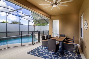 Outdoor pool - Park Place! Spacious Home, 7 Minutes To Disney, Pool and Theatre.  (Kissimmee)