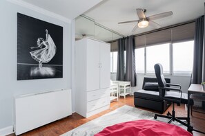 2 chambres, fer et planche à repasser, accès au Wi-Fi (inclus)