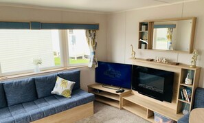 Smart TV, fireplace - 3 Bedroom (8 person) Haven Littlesea, Caravan (Weymouth)