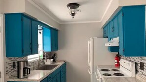 茶具/咖啡用具、冰箱、微波炉、烤箱