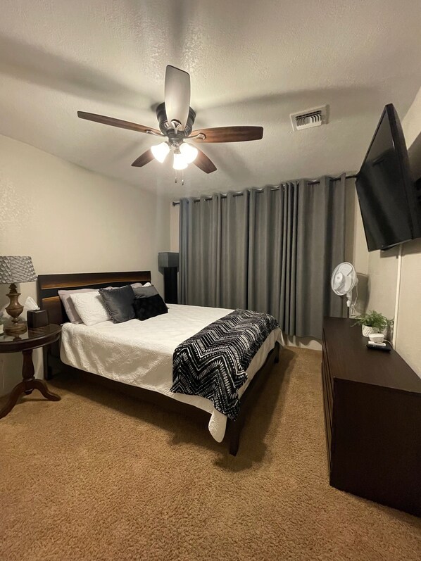 4 bedrooms, iron/ironing board, free WiFi, bed sheets