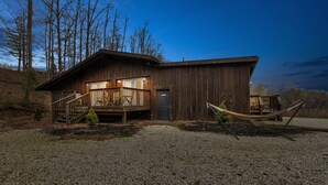 Unclassified image, 5 of 21, button -  TURNING LEAF•Cozy Cabin in the RRG• Couples Retreat (Pine Ridge)