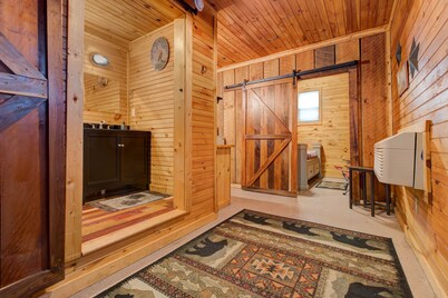  Cozy Custom Cabin in the RRG• A true GUEST FAV