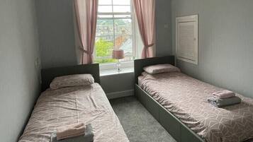 2 bedrooms, iron/ironing board, free WiFi, bed sheets