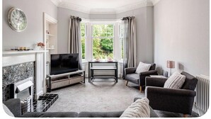 Smart TV, fireplace, video games, video library - Our Wee Getaway (Rothesay)