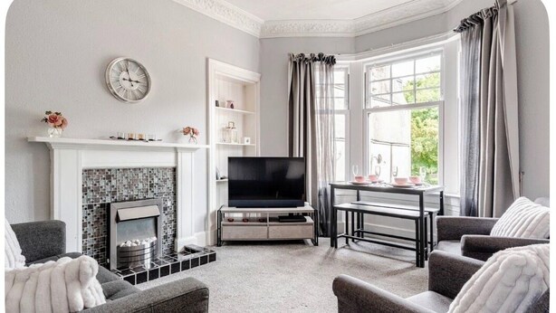 Smart TV, fireplace, video games, video library - Our Wee Getaway (Rothesay)