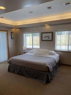 4 bedrooms, travel crib, free WiFi, bed sheets