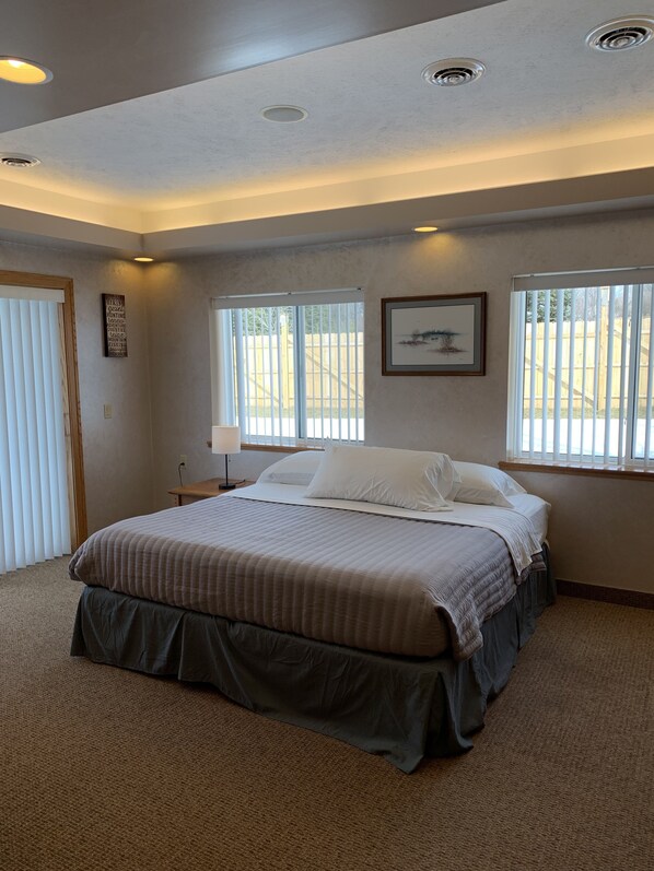 4 bedrooms, travel crib, free WiFi, bed sheets