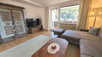 Fernseher, Stereoanlage