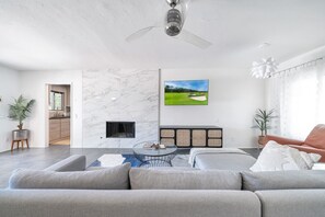 Smart TV, books