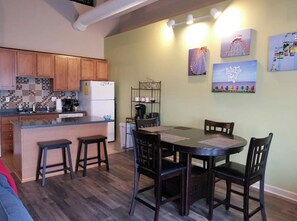 Dining - Family Friendly 2 bed, 2 bath ~ Loft at the Lake (Sandusky)