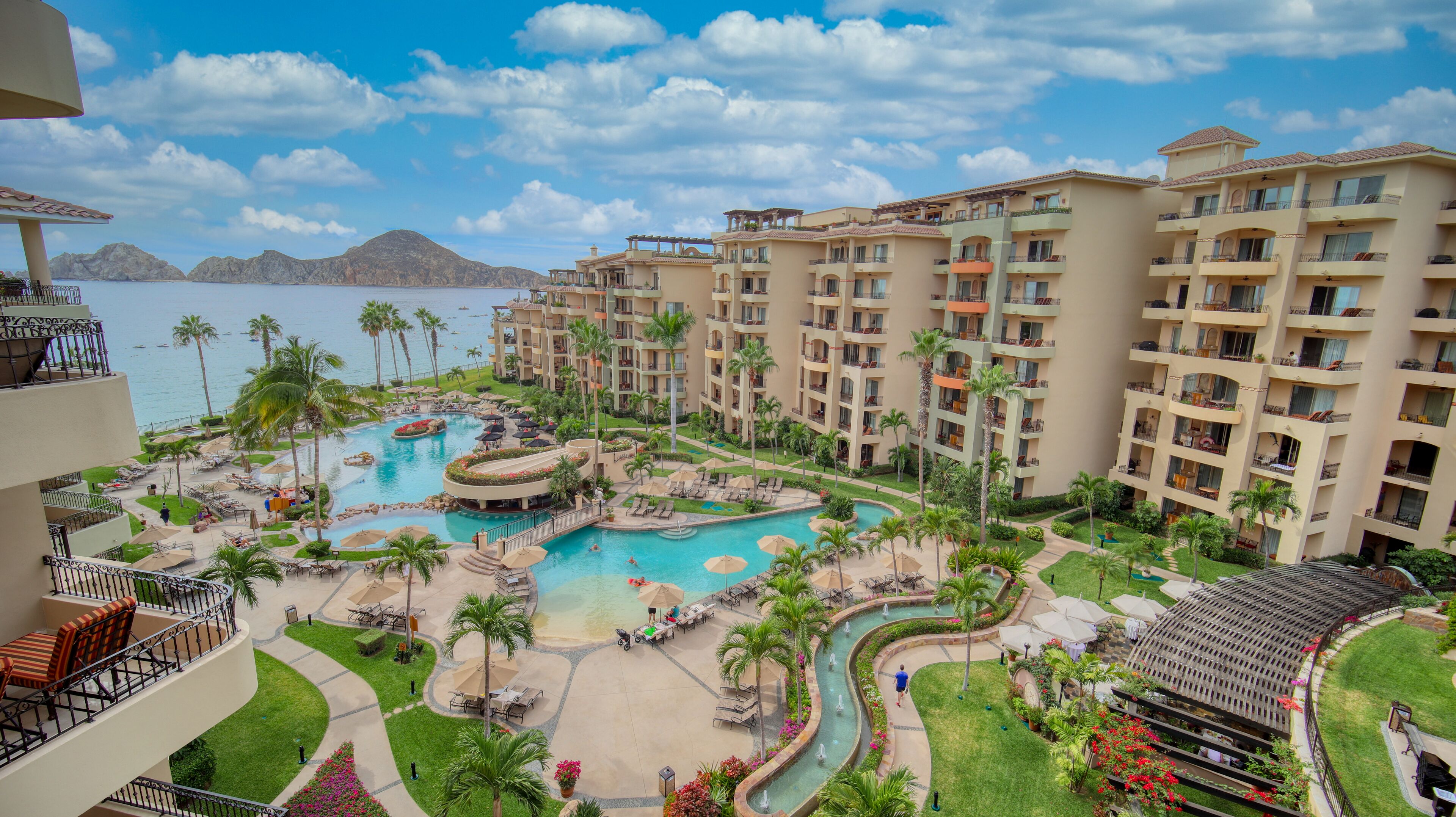 Een verwarmd zwembad