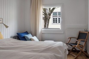 1 bedroom, free WiFi, bed sheets - Apartment "Werner" in Urban Heritage House near Lake Constance (Konstanz)