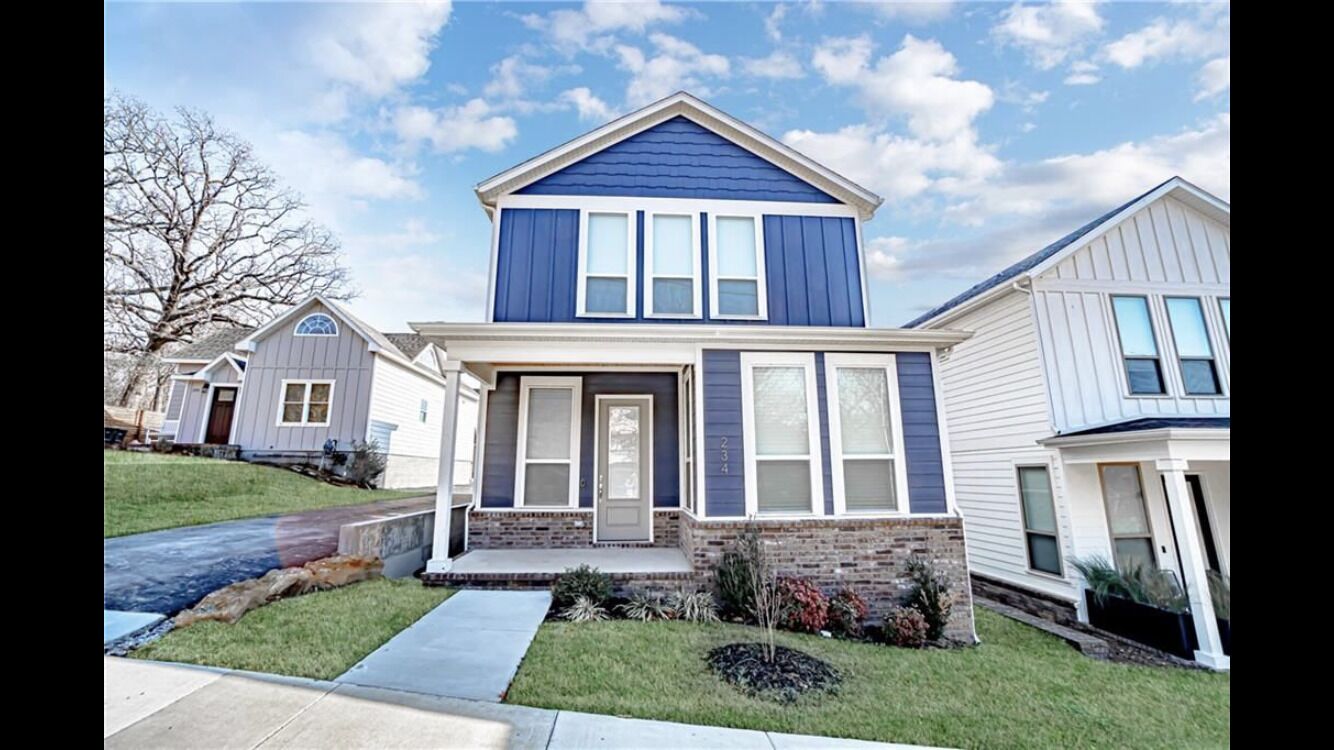 SoCo -All new 2 bed, 2.5 bath - Less than 1mi from UofA / Dickson / Downtown Fay