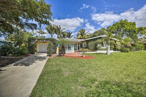 Exterior - Cape Coral Home w/ Yard < 1 Mi to Dtwn! (Cape Coral)