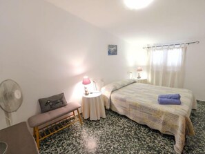 10 chambres, accès Internet