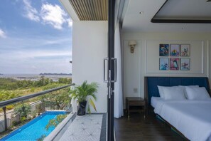 Luxury Villa | 6 bedrooms, in-room safe, iron/ironing board, free WiFi - Bay Villa Halong (Ha Long)
