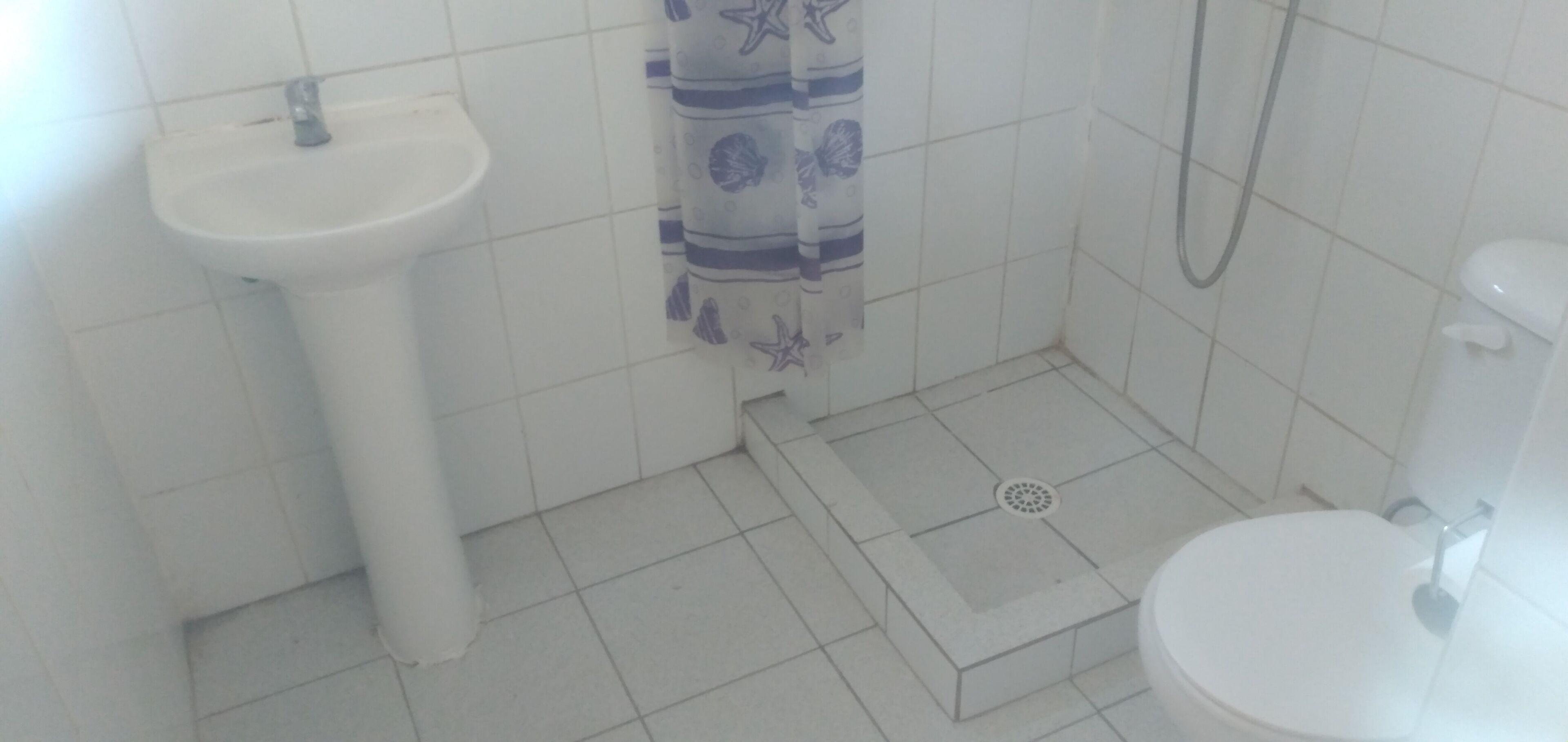 Dusche, Handtücher, Seife, Toilettenpapier