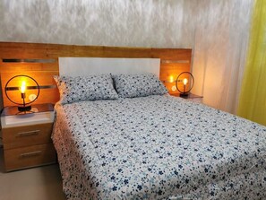 2 makuuhuonetta, silitysrauta/-lauta, Wi-Fi, vuodevaatteet