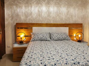 2 bedrooms, iron/ironing board, WiFi, bed sheets