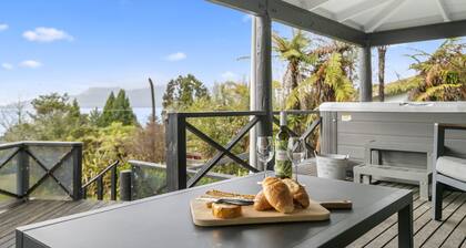 Splendour on Spencer - Lake Tarawera Holiday Home