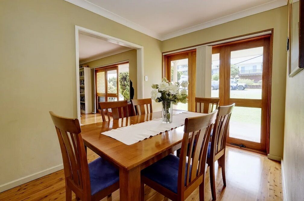 House | In-room dining