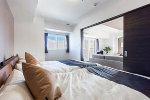 Apartment, Non Smoking | 3 bedrooms, iron/ironing board, free WiFi