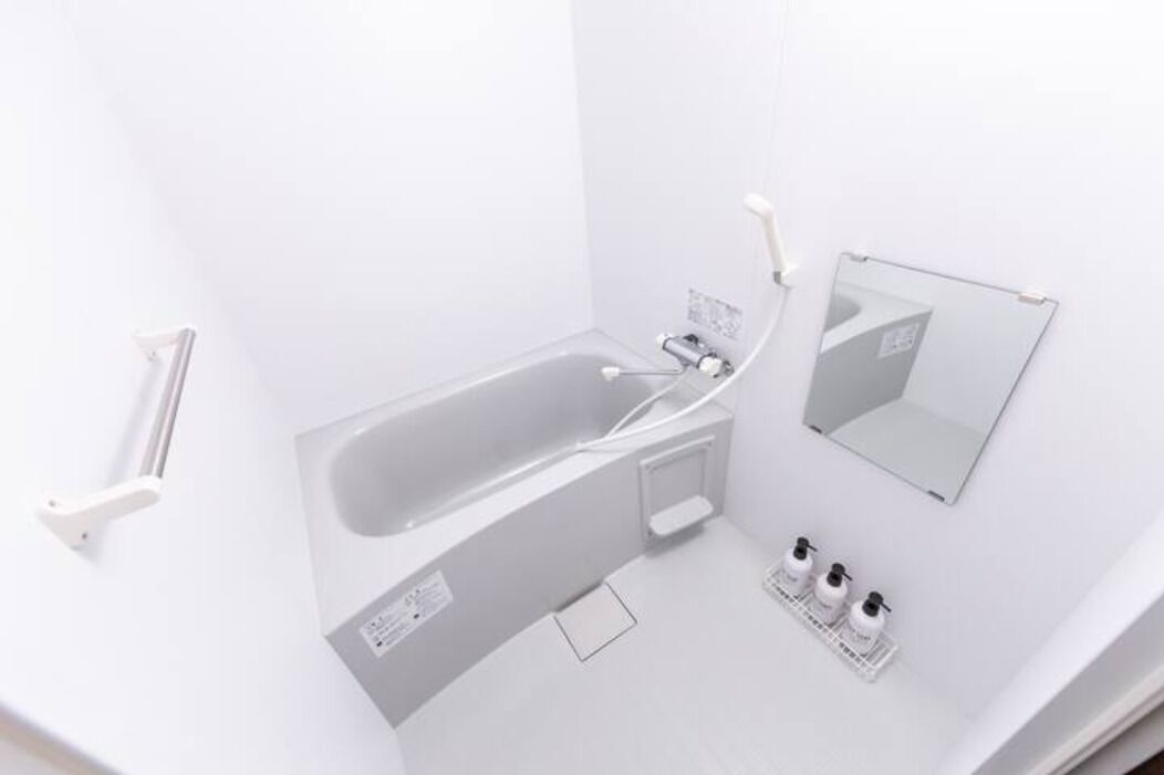 Apartment, Non Smoking | Bilik Mandi | Tab mandi dan pancuran berasingan, kelengkapan dandanan diri percuma 