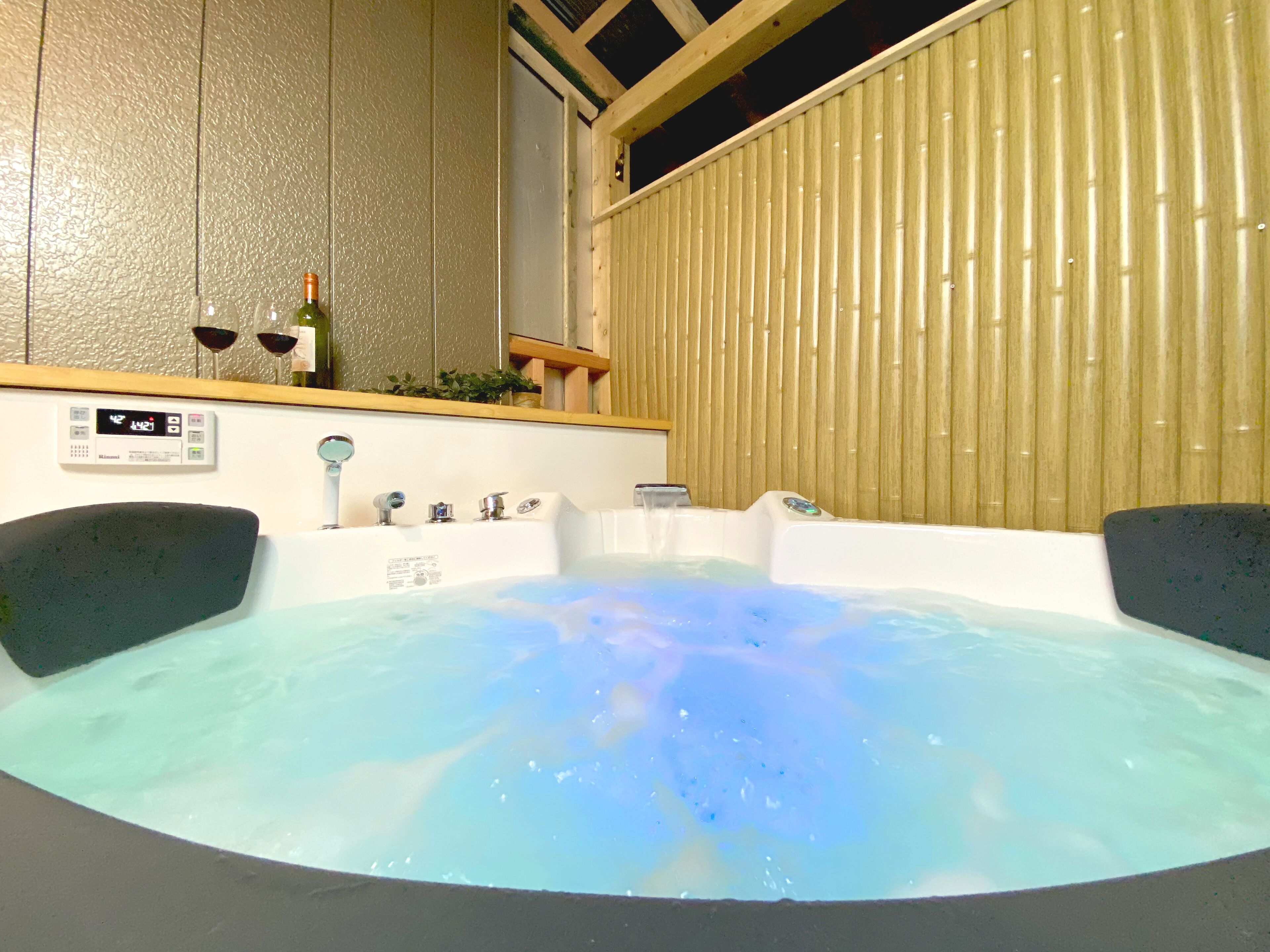 Apartment, Non Smoking | Bathroom | Separate bathtub and shower, free toiletries, hair dryer, slippers