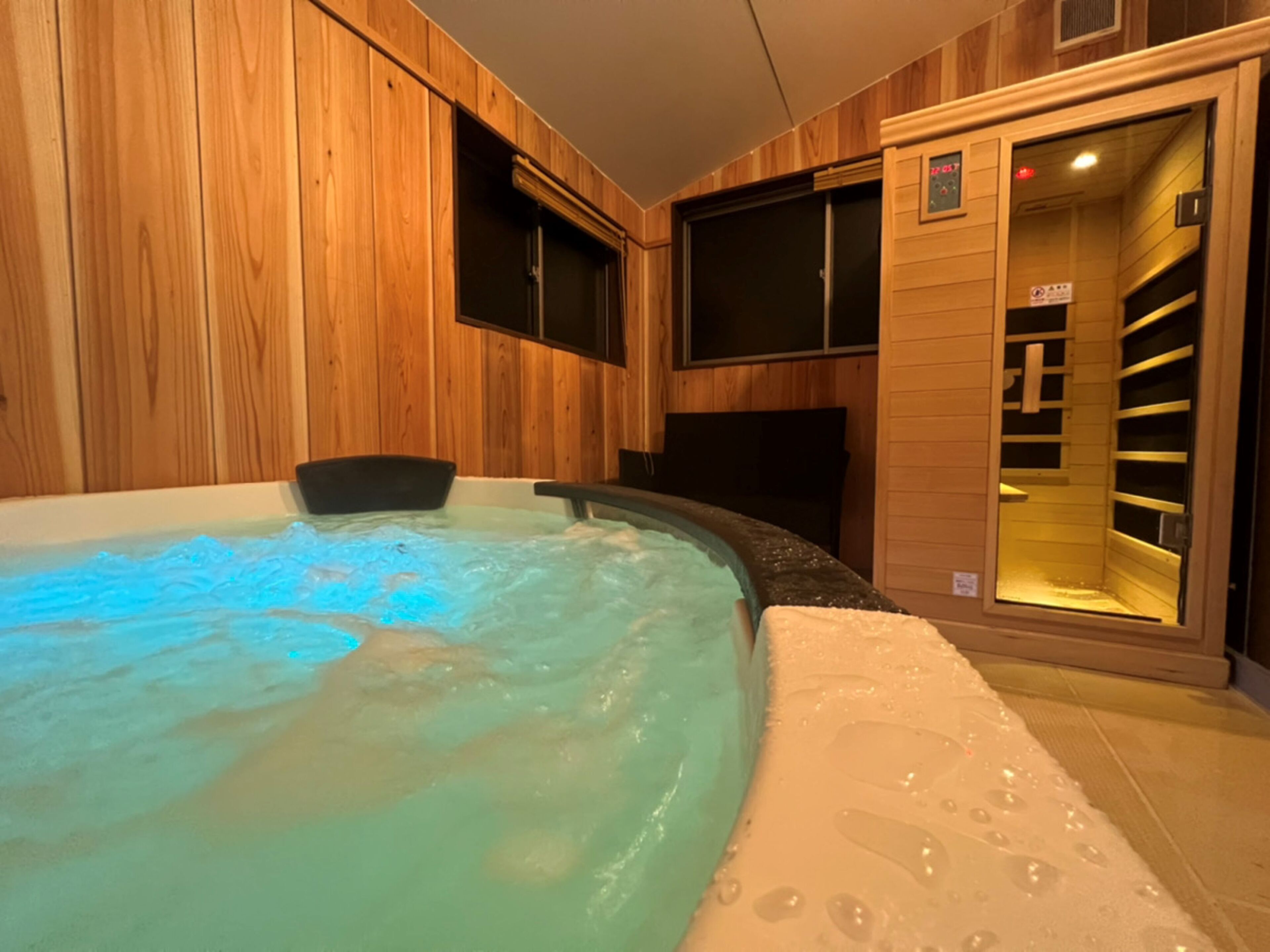 Apartment, Non Smoking | Bathroom | Separate bathtub and shower, free toiletries, hair dryer, slippers