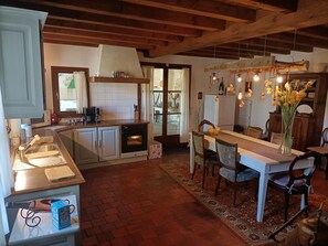 Kühlschrank, Mikrowelle, Ofen, Geschirrspüler