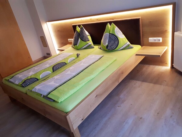 2 bedrooms, WiFi, bed sheets, wheelchair access