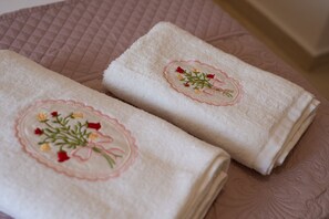 2 Schlafzimmer, Bügeleisen/Bügelbrett, kostenloses WLAN, Bettwäsche