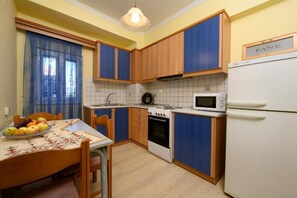 Kühlschrank, Ofen, Herdplatte, Toaster