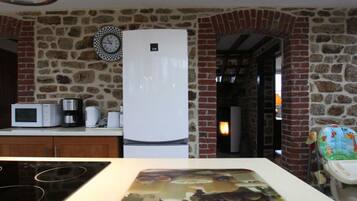 Réfrigérateur, micro-ondes